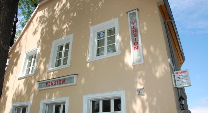 Pension Am Werder Бернбург Экстерьер фото